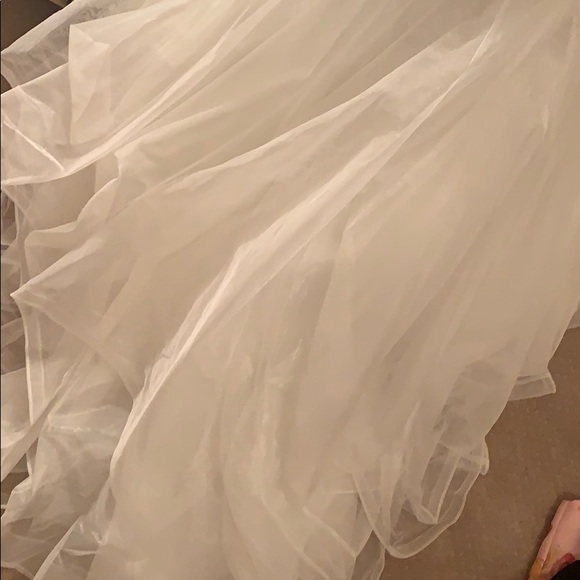 Princess white/gold gown w blue detail on top - Picture 6 of 7